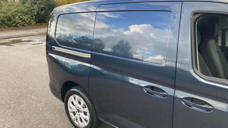 Ford Transit Connect 240 L2 Diesel 2.0 EcoBlue 122ps Limited Van Auto